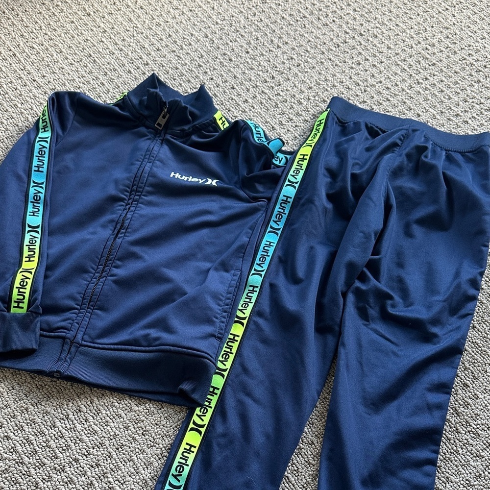Hurley Navy Tracksuit with Blue and Green Accents - Picture 5 of 5